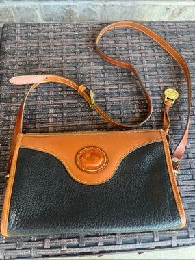 Dooney & Bourke Rare Find Vintage 8x5